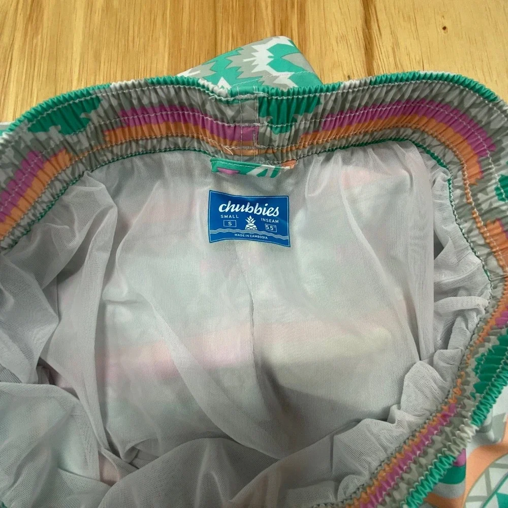 chubbies resortwear pool